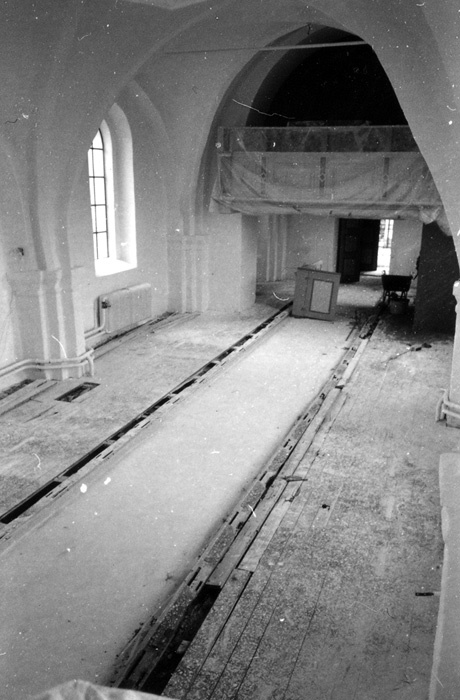 Bonderups kyrka. Inre renovering 1988. Nykalkat...