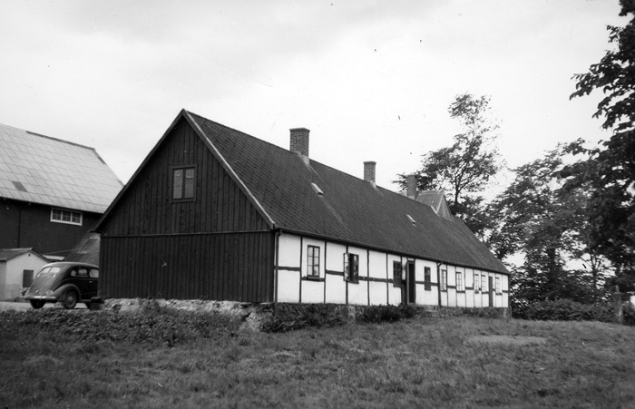 Bondgård. Ägare 1953 var Herman Persson.