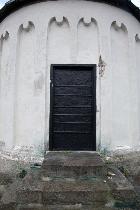 Dörr till absiden i Köpinge kyrka i Gärds Köpin...