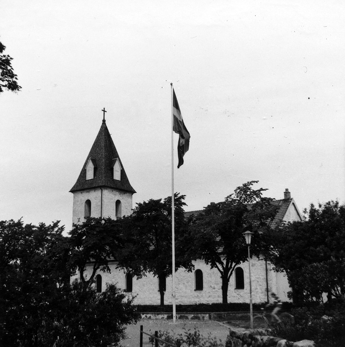 Vikens kyrka från 1825.