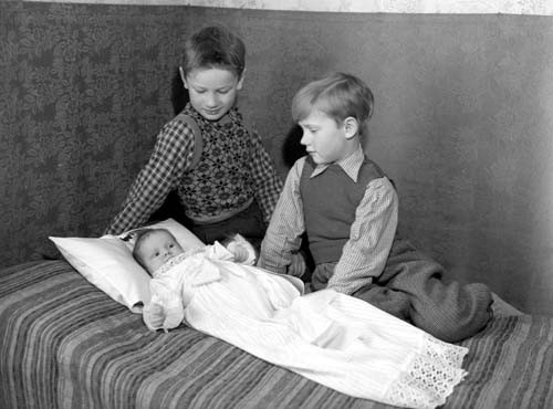 Hilbert och Ruth Nilssons 3 barn Roland, Börje ...