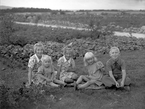 Lisa och Fredrik Janssons barn Maj-Britt, Dagny...