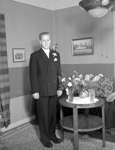 Harald Nilssons son konf. m. blommor Immeln.