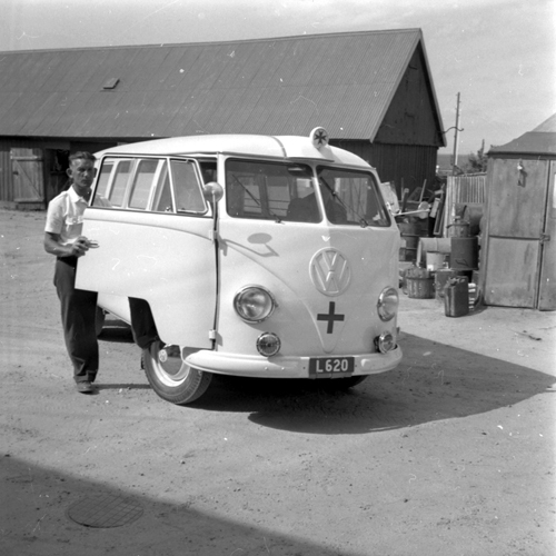 Kivik  har  fått  ny  Ambulans  1955