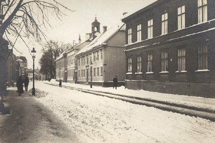Jönköping 1917, Queckfeldtska huset har ägts af...