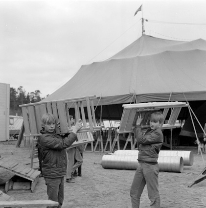 Cirkusbesök på Strandängen i april 1969.