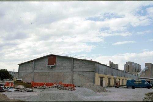 Fasad mittemot brandkåren, vid Ivöverken. 2000-05