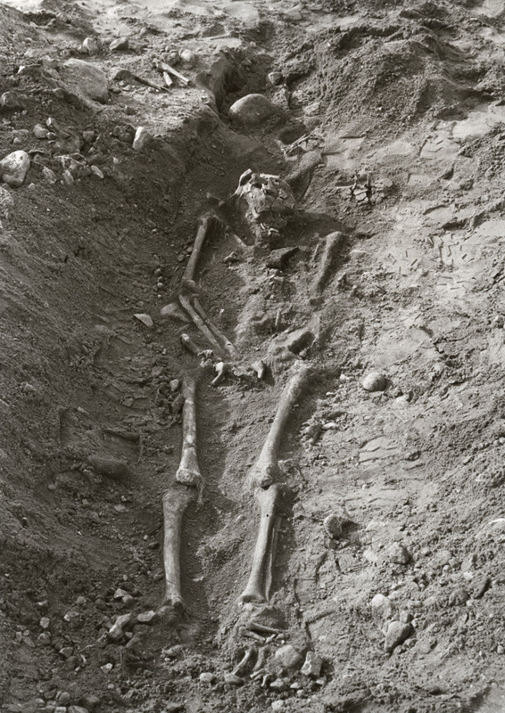 Skelett påträffade vid grävningar på stg 2295.
