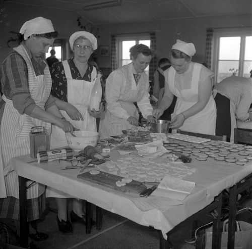 Smörgåsberedning i Brantevik 1956