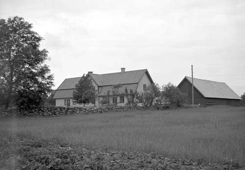 Otto Larssons gården f. väster Toarp.
