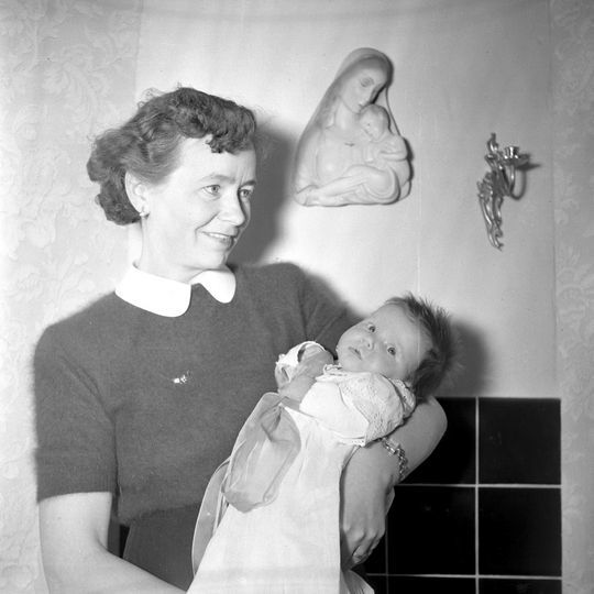 Wiwi & Hjalmar med familj 1954.