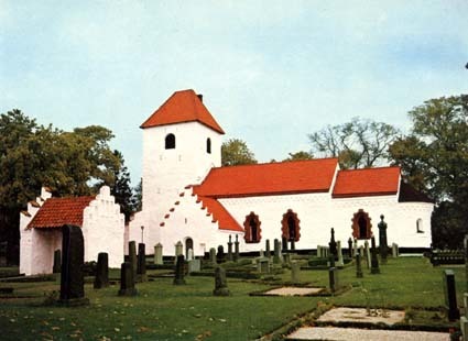 Everlövs kyrka, exteriör.