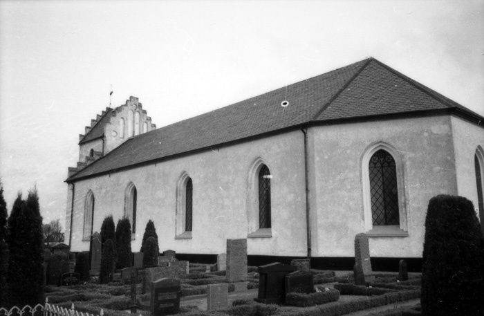 Fjärestads kyrka, södra fasaden.