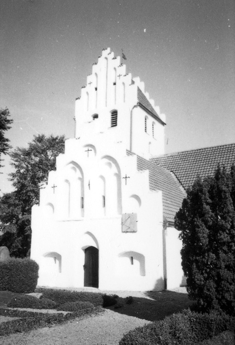 Burlövs gamla kyrka efter renoveringen 1985.