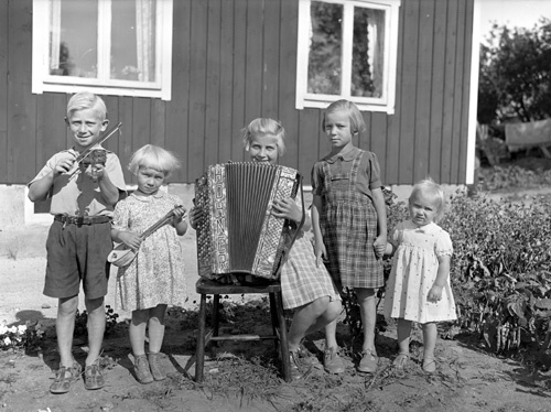 Lisa och Fredrik Janssons barn Kurt, Ragnhild, ...