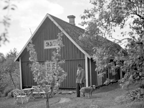 Hjalmar Gustavsson v. huset Esperyd.