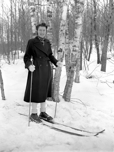 Ella Svensson på skidor Arkelstorp.