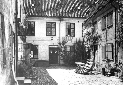 Huset Ö. Storgatan 9 nyuppfördes 1793 av koppar...