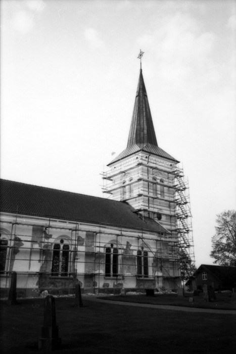 Ask kyrka. Yttre renovering 1998.
