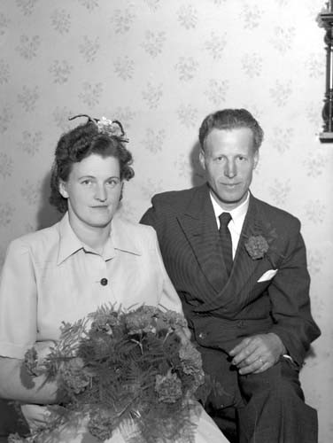 Lilly och Nils Strandberg, brudpar, Grönhult.