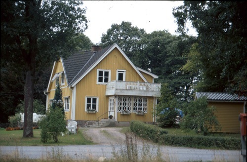 Bostadshus, uppfört 1933, ursprungligen en del ...