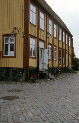 Fastigheten Bagaren 7 i Åhus från nordost.
