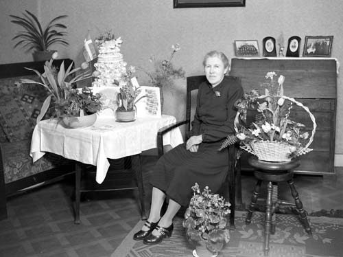 Hilda Björk 60 års dag blommor Mannestad.