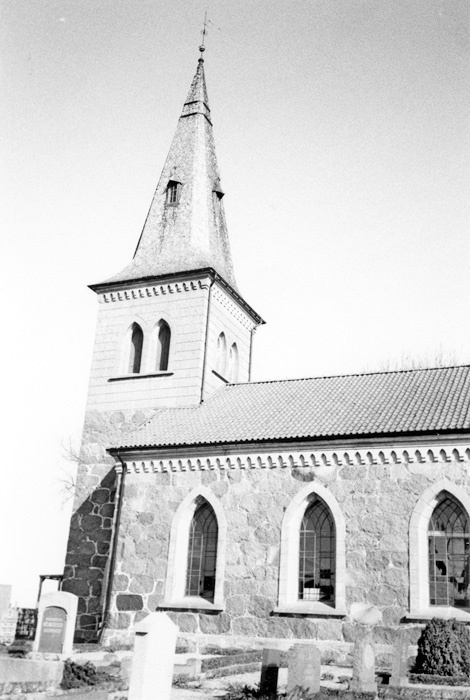 Västra Strö kyrka, före renoveringen 1999. Fasa...