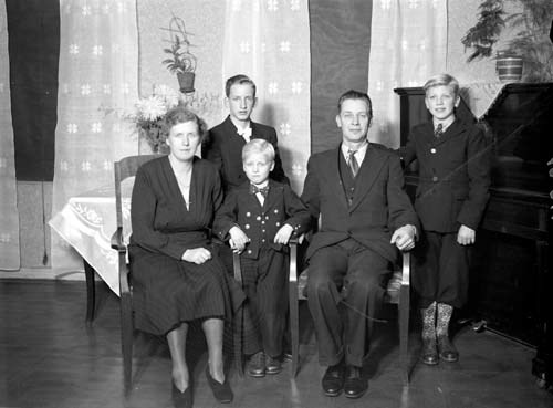 Arthur och Ester Jansson familjen  Arkelstorp.