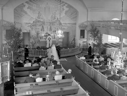 Assar och Gerd Perssons bröllop i Kyrkan, Vånga.