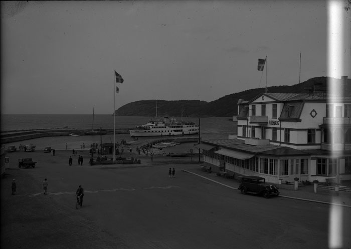 Hamnen sett från Hotell Hagman 31/8 1952.
