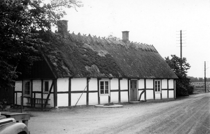 Husmanshus, byggt år 1821. Ägare 1952 var Östen...