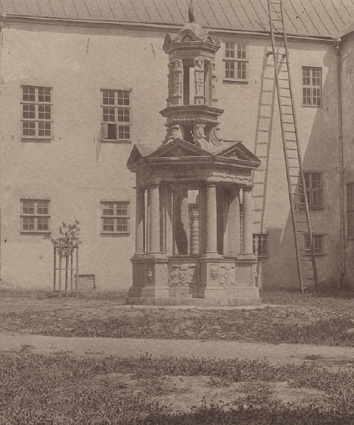 Brunnen i Kalmar slott Våren 1915.
