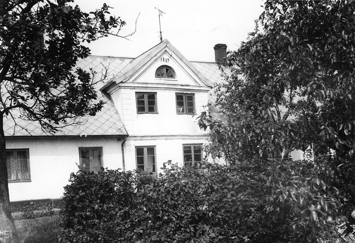 F.d. Nils Larssons gård. Boningslänga daterad 1...