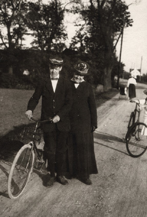 Agnes och Hans Henrik i Bjerred, 1918.