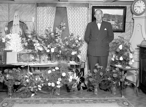 Mattias Nilsson 50 års dag m. blommor Vånga.