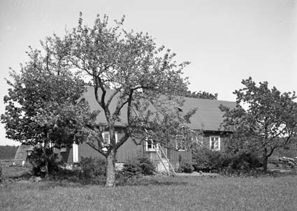 Boningshuset från söder Höjelycke.