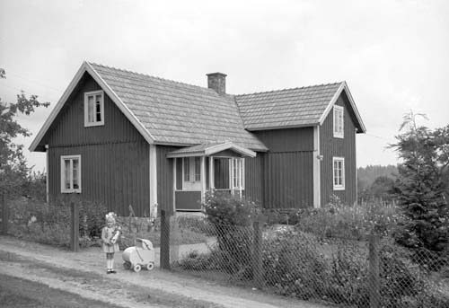 Hilding Krantz hus och dottern Evy, Mjönäs.