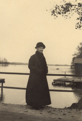 Syster Ida Räppe. Sept. 1930. Förstoring af 621