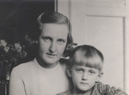 Våren 1938. Amelie och Eskil.