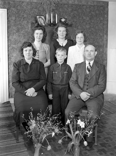 Ture Månsson m. familj Karsta Lyckedal.