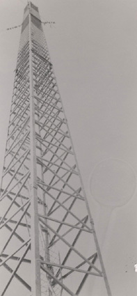 Okt. 1937. Antennen sedd vid foten.