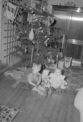 K.E. Nordströms barn på julafton.