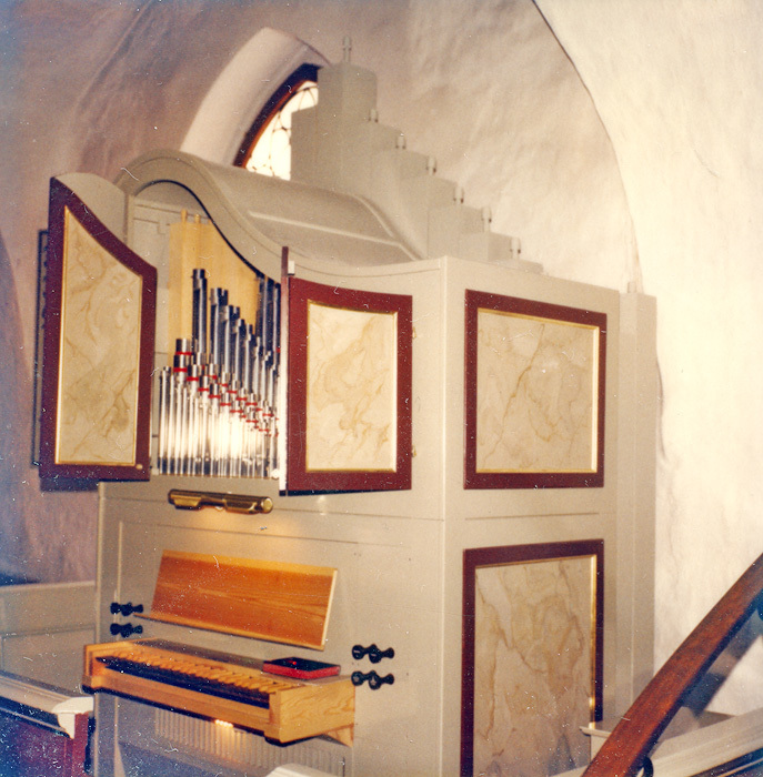 Den nya orgeln i koret i Västra Ingelstads kyrka.