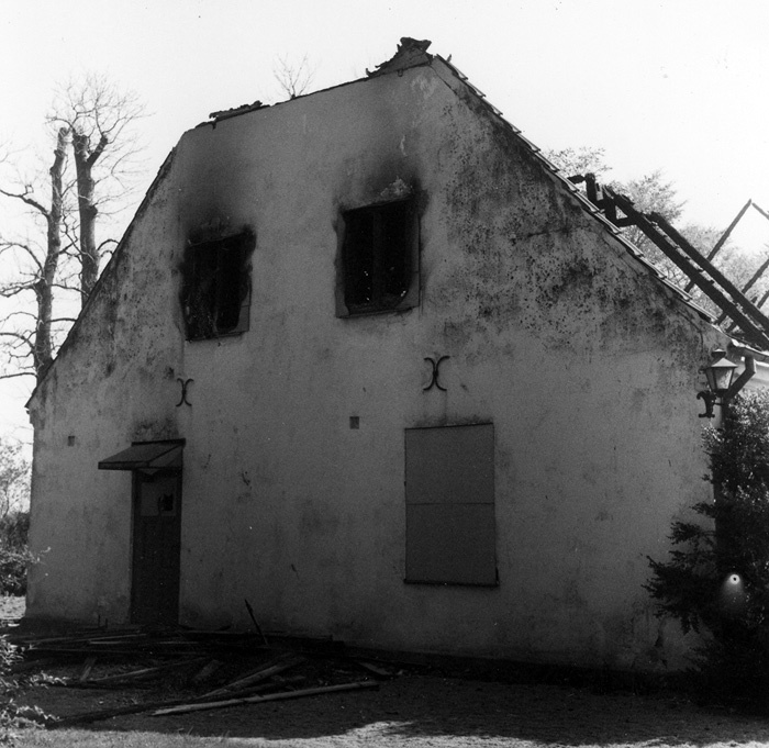 Fosie gamla prästgård. Efter branden våren 1974.