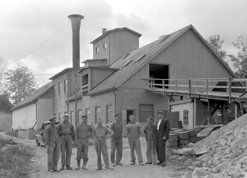 Grupp v. fabrik Balsvik.