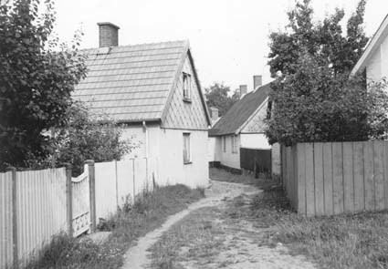 Ägare 1954: Tage Levin ( huset till vänster).