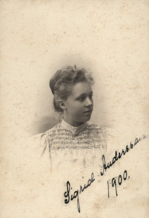 Sigrid Andersson 1900.