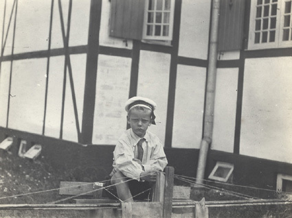 Sven med sitt flygskepp Falsterbo 1912. 