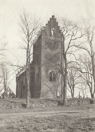 Gumlösa kyrka efter branden. 1904. Foto Th. Wåh...